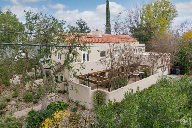 2118 Cedar Street, Bakersfield, CA 93301