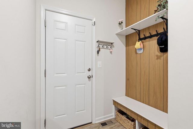 612 PLAINVIEW DR, Fredericksburg, VA 22405