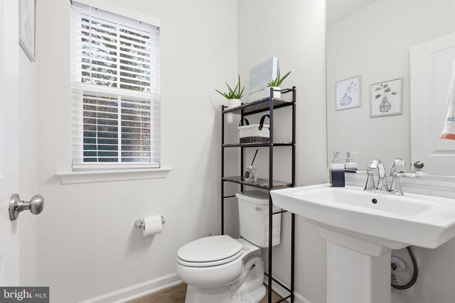 612 PLAINVIEW DR, Fredericksburg, VA 22405