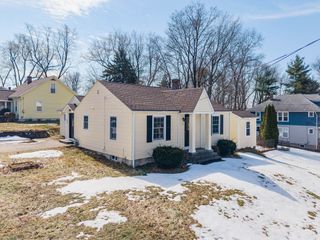 48 Fairview St A/K/A 15 Shaw St, East Longmeadow, MA 01028