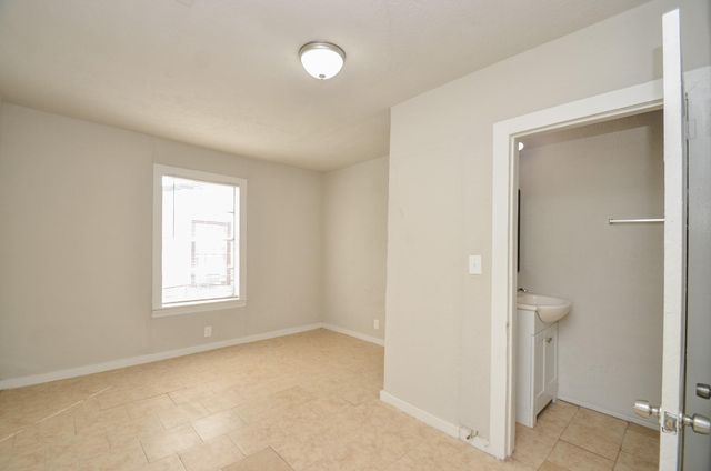 217 Owens Street, Houston, TX 77029