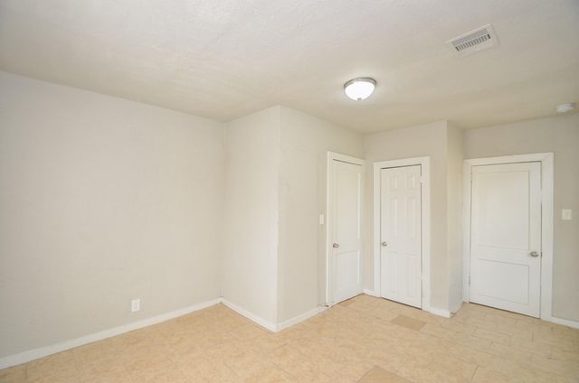 217 Owens Street, Houston, TX 77029