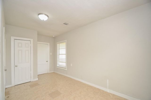 217 Owens Street, Houston, TX 77029