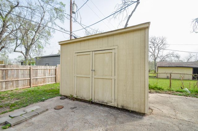 217 Owens Street, Houston, TX 77029