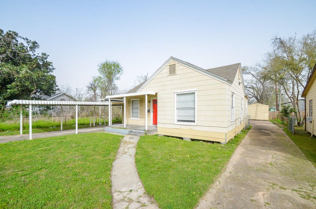 217 Owens Street, Houston, TX 77029