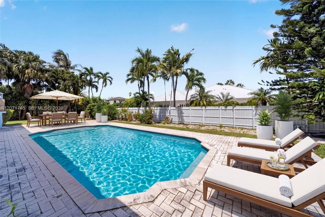 17711 SW 81st Court, Palmetto Bay, FL 33157