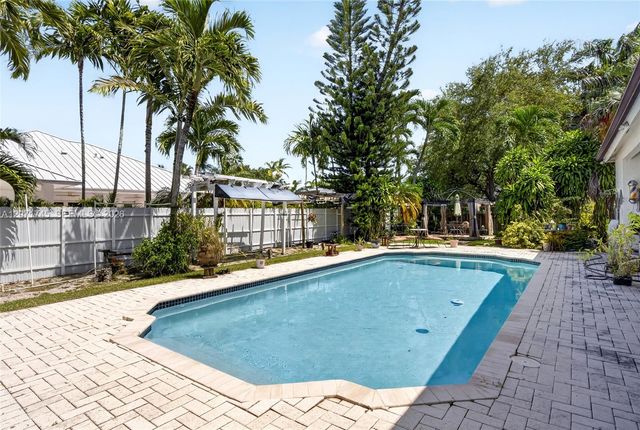 17711 SW 81st Court, Palmetto Bay, FL 33157
