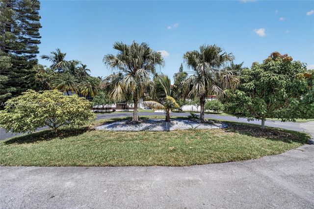 17711 SW 81st Court, Palmetto Bay, FL 33157