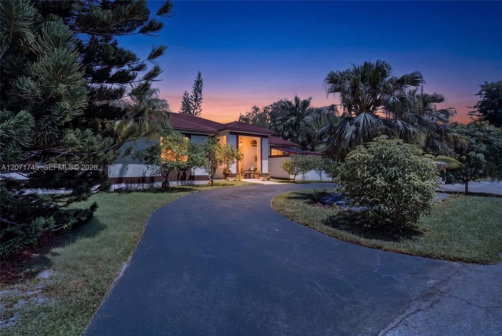 17711 SW 81st Court, Palmetto Bay, FL 33157