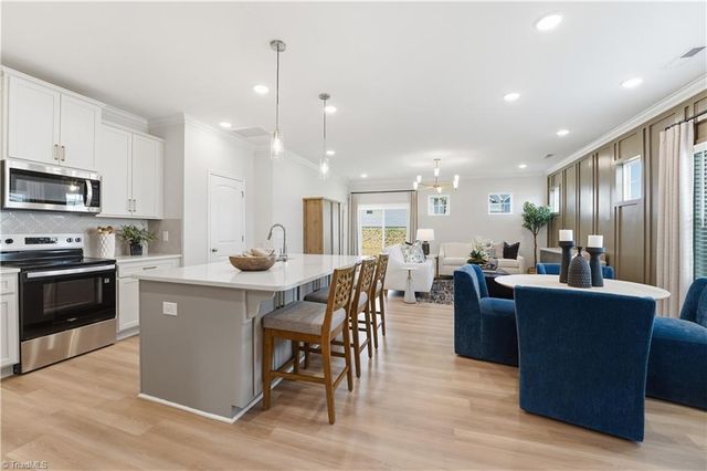 109 Oakdale Forest Lane, Jamestown, NC 27282