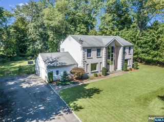 131 Cedar Lane, Hillsdale, NJ 07642