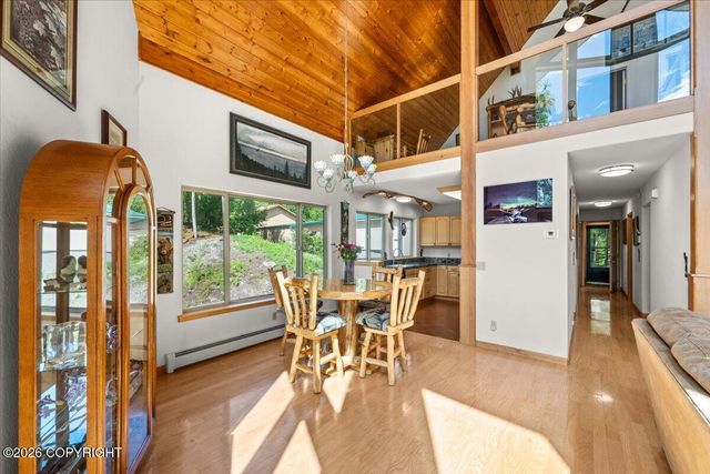 5298 S Katie Way, Big Lake, AK 99652