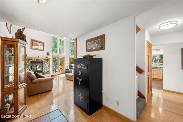5298 S Katie Way, Big Lake, AK 99652
