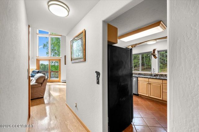 5298 S Katie Way, Big Lake, AK 99652