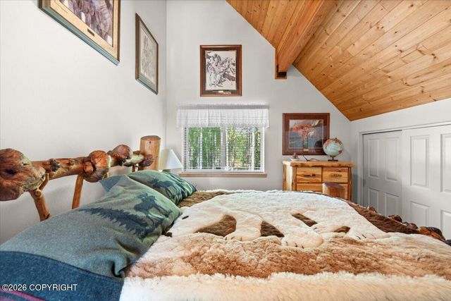 5298 S Katie Way, Big Lake, AK 99652