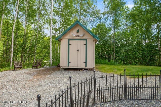 5298 S Katie Way, Big Lake, AK 99652