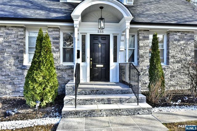 555 Lincoln Avenue, Glen Rock, NJ 07452