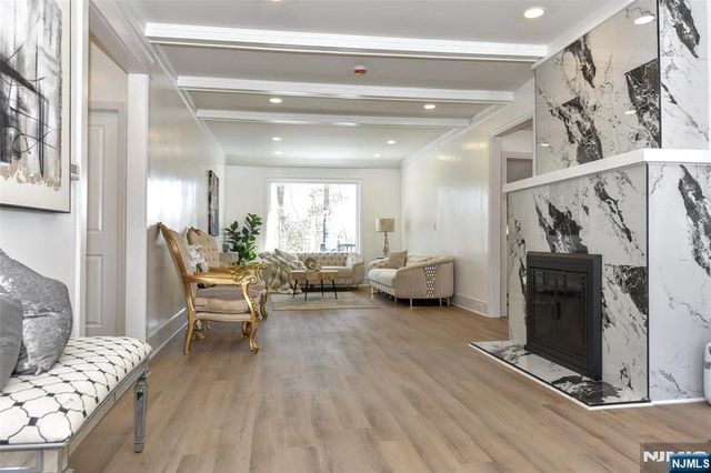 555 Lincoln Avenue, Glen Rock, NJ 07452