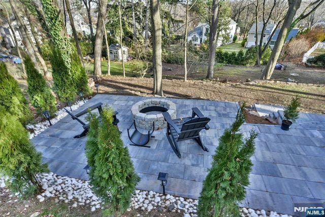 555 Lincoln Avenue, Glen Rock, NJ 07452