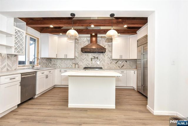 555 Lincoln Avenue, Glen Rock, NJ 07452