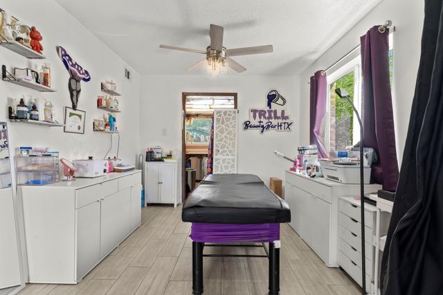 8506 Rivercross Road, Houston, TX 77064