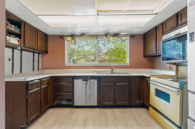 8506 Rivercross Road, Houston, TX 77064