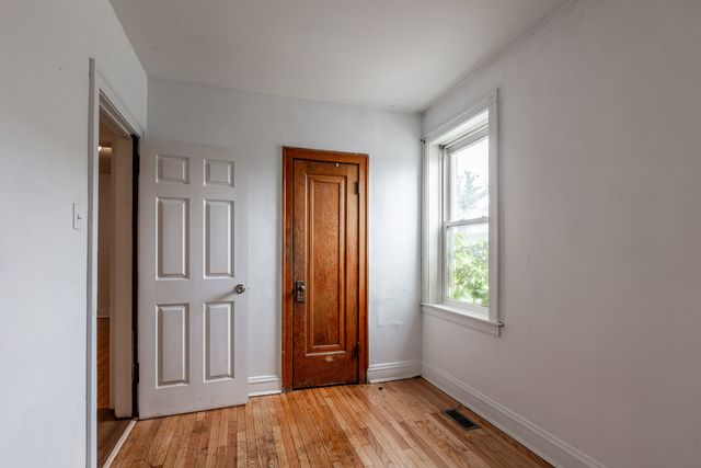 6855 W Addison Street 1, Chicago, IL 60634