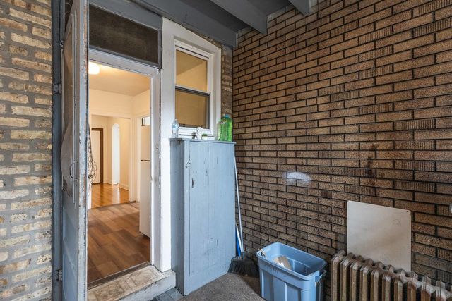 6855 W Addison Street 1, Chicago, IL 60634