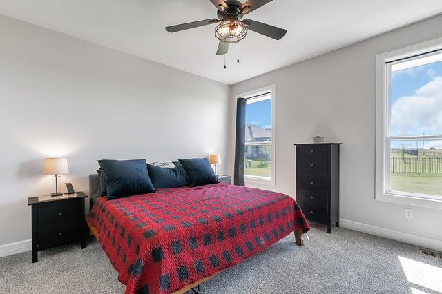 1438 N Emerald Valley Dr, Mulvane, KS 67110