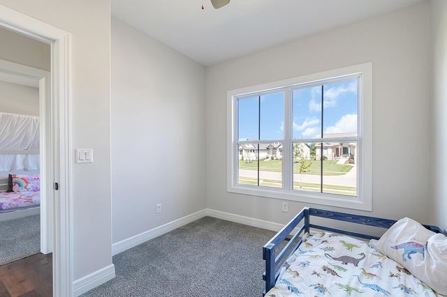 1438 N Emerald Valley Dr, Mulvane, KS 67110