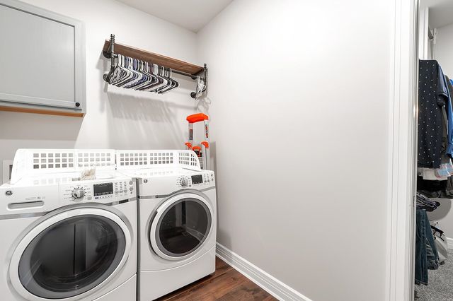 1438 N Emerald Valley Dr, Mulvane, KS 67110