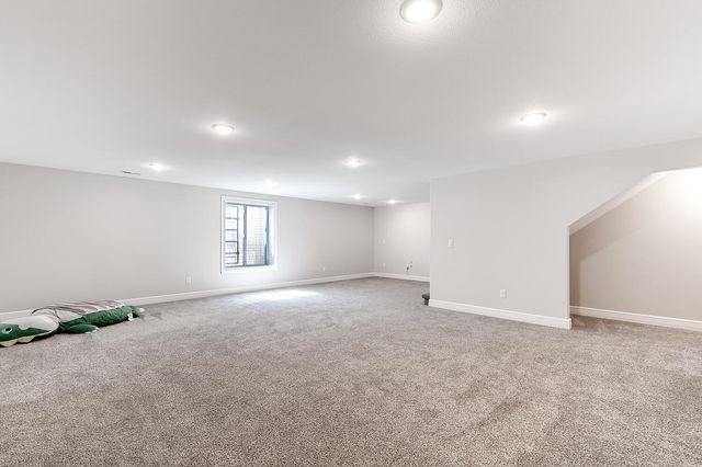 1438 N Emerald Valley Dr, Mulvane, KS 67110