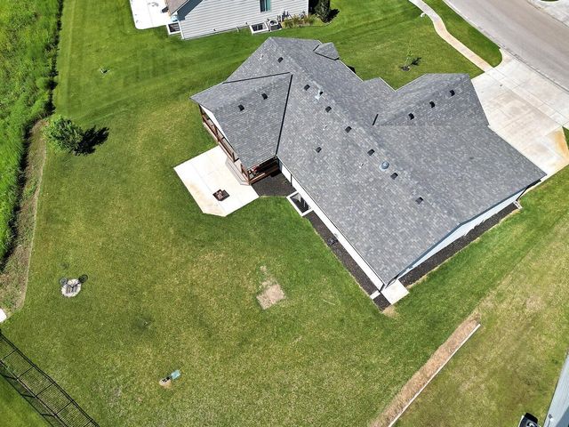 1438 N Emerald Valley Dr, Mulvane, KS 67110