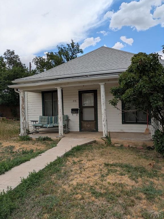 219 E Indiana Ave, Walsenburg, CO 81089