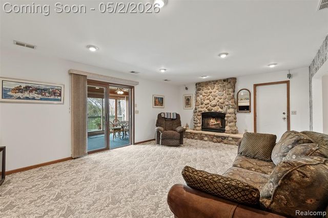 2745 Lari Court, West Bloomfield, MI 48324