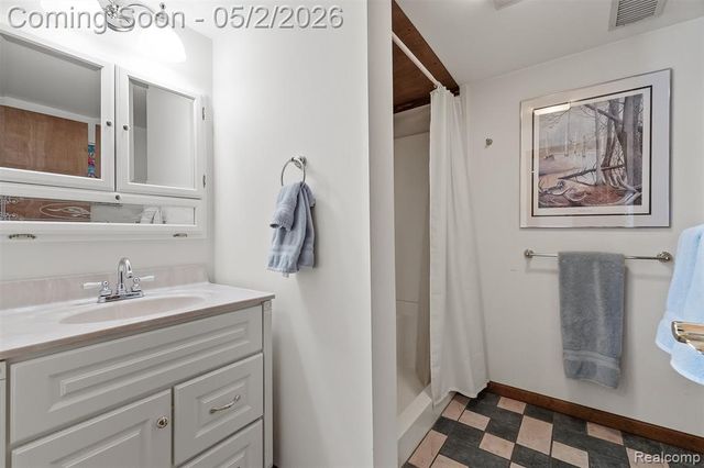 2745 Lari Court, West Bloomfield, MI 48324