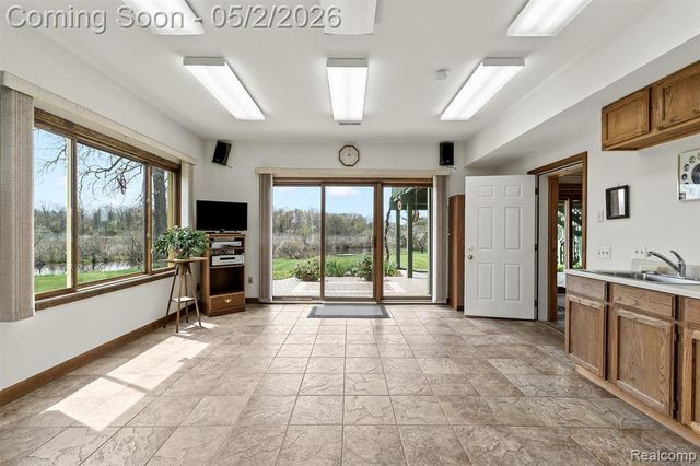 2745 Lari Court, West Bloomfield, MI 48324