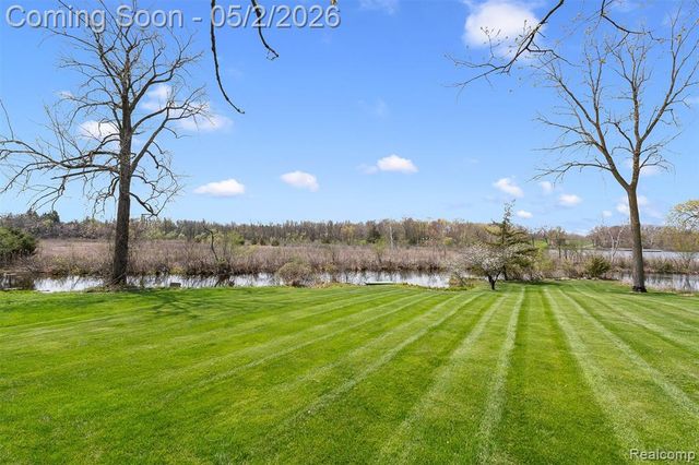 2745 Lari Court, West Bloomfield, MI 48324