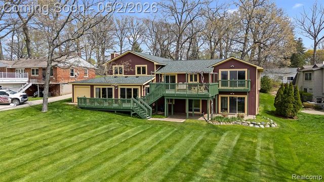 2745 Lari Court, West Bloomfield, MI 48324