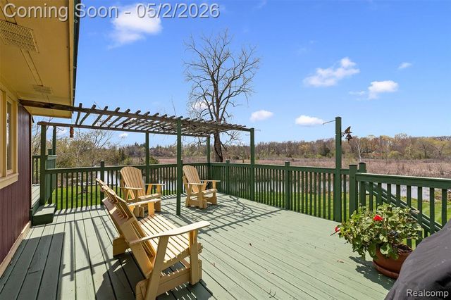 2745 Lari Court, West Bloomfield, MI 48324