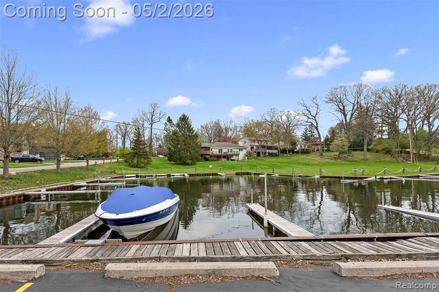 2745 Lari Court, West Bloomfield, MI 48324