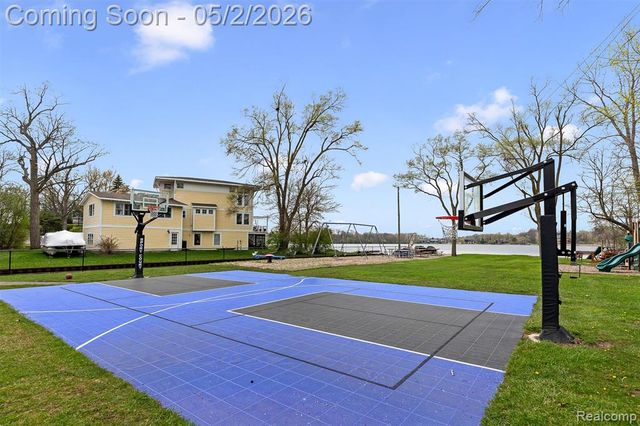 2745 Lari Court, West Bloomfield, MI 48324