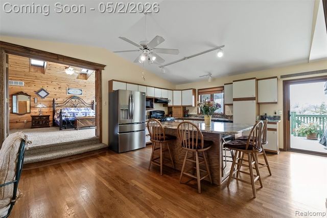 2745 Lari Court, West Bloomfield, MI 48324