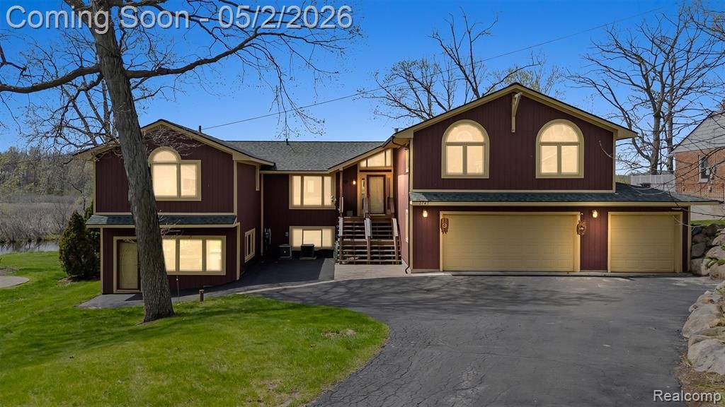 2745 Lari Court, West Bloomfield, MI 48324