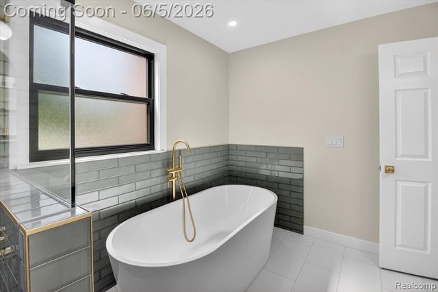 3901 Highlander Way, Ann Arbor, MI 48108