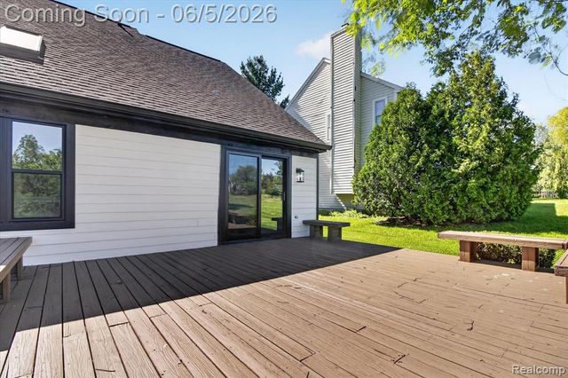 3901 Highlander Way, Ann Arbor, MI 48108