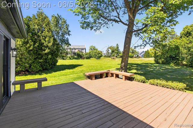 3901 Highlander Way, Ann Arbor, MI 48108