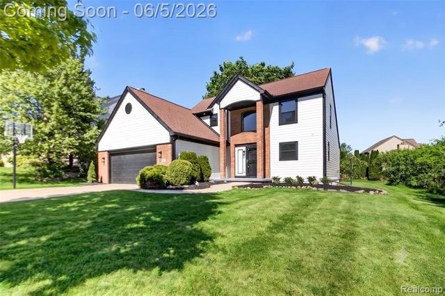 3901 Highlander Way, Ann Arbor, MI 48108