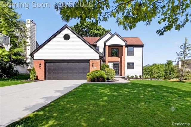 3901 Highlander Way, Ann Arbor, MI 48108