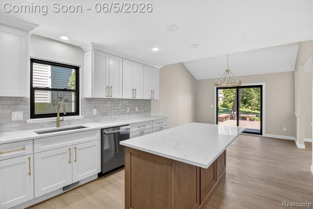 3901 Highlander Way, Ann Arbor, MI 48108
